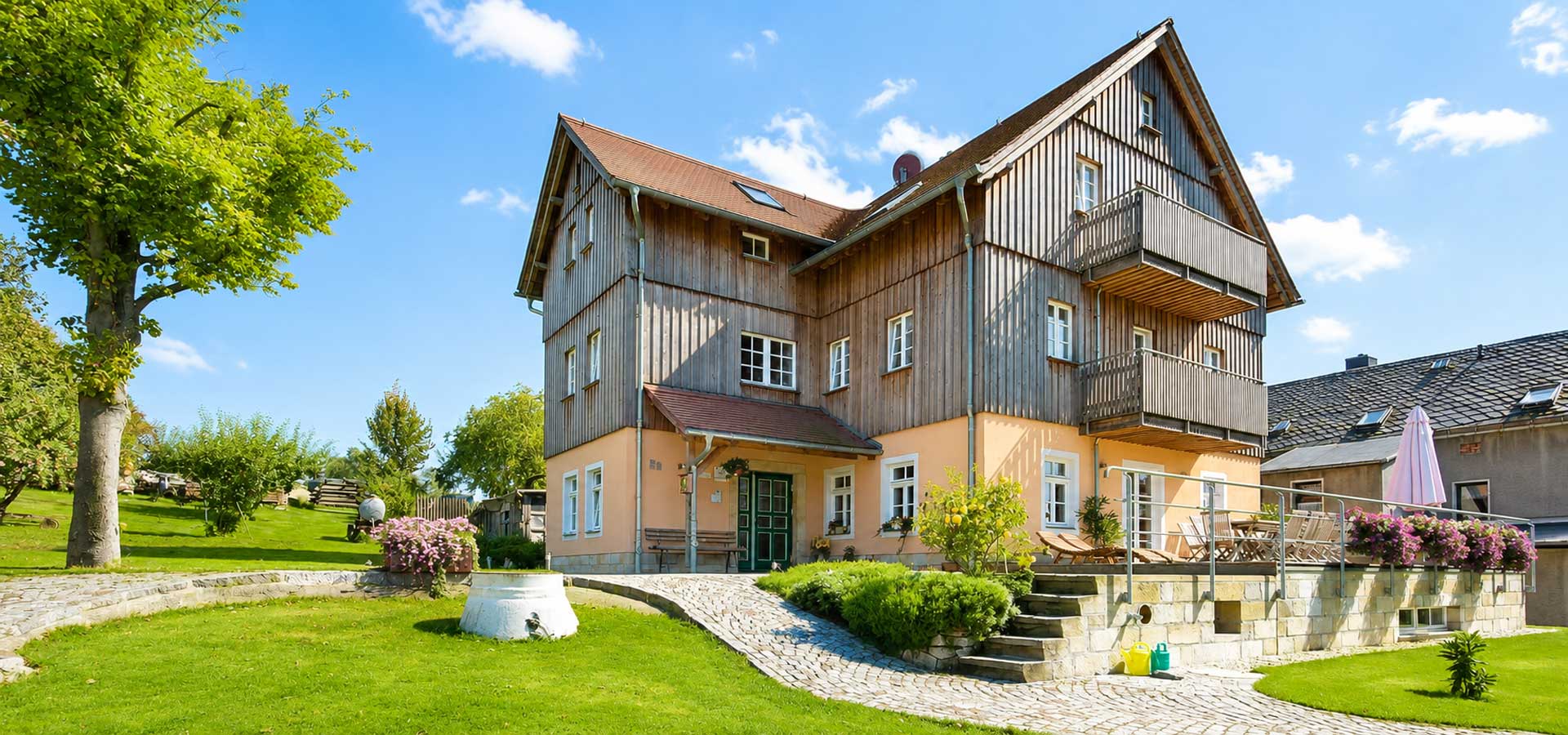 Ferienhaus Winterbergblick in Hinterhermsdorf - E-Bike mit Landschaft